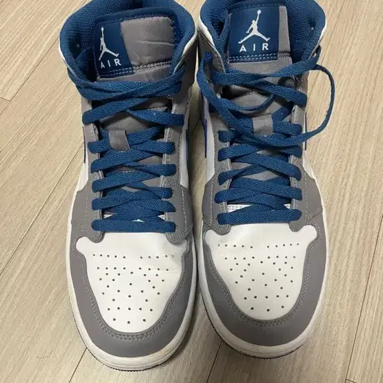 조던1 미드 Jordan 1 Mid Cement Grey True Blu