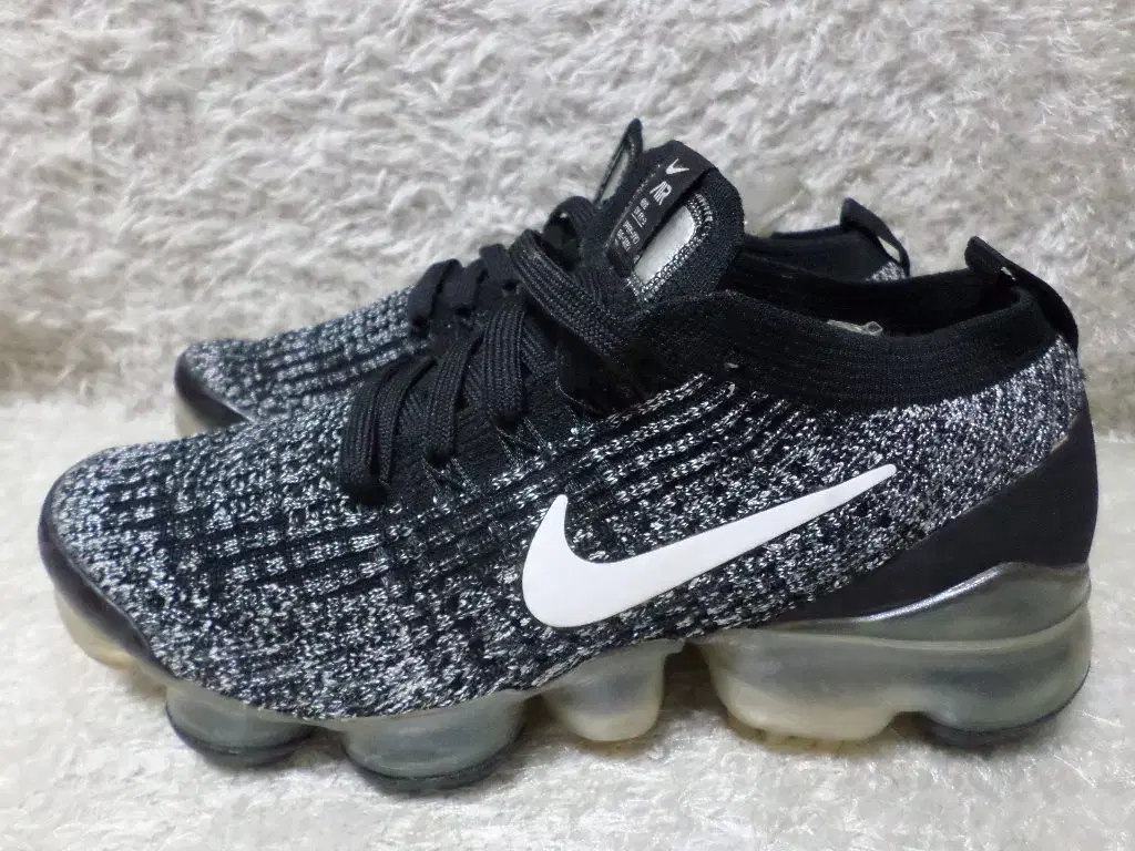 Whirly-gig 230 Nike VaporMax sneakers Used shoes