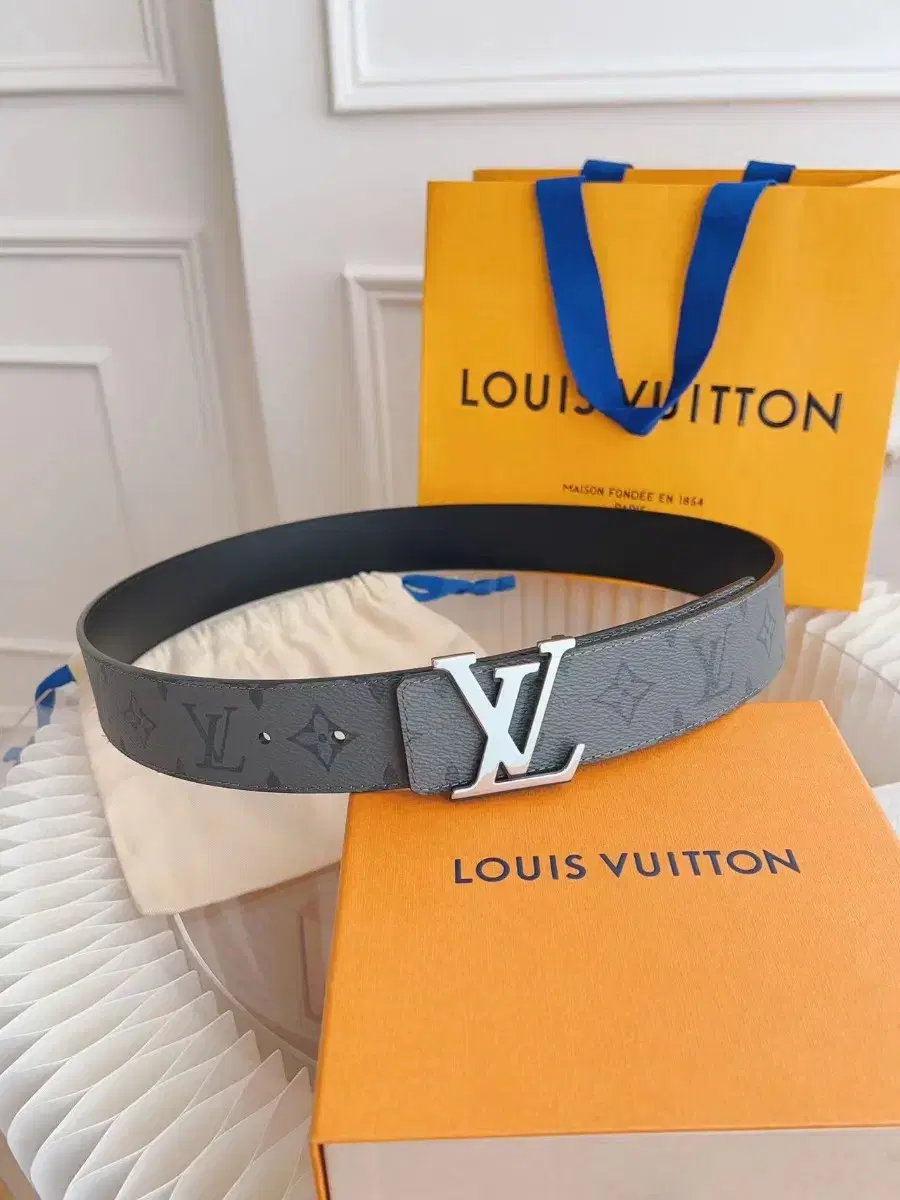 Louis Vuitton루이 뷔 통 남성 벨트