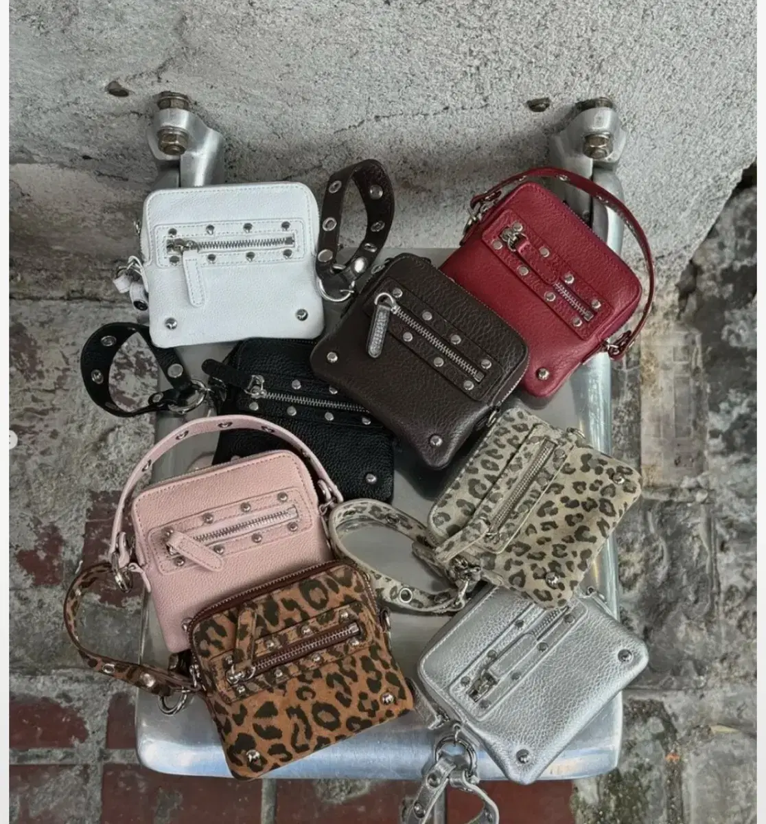 다이닛 지갑 DEINET STUD CROSS CHAIN WALLET