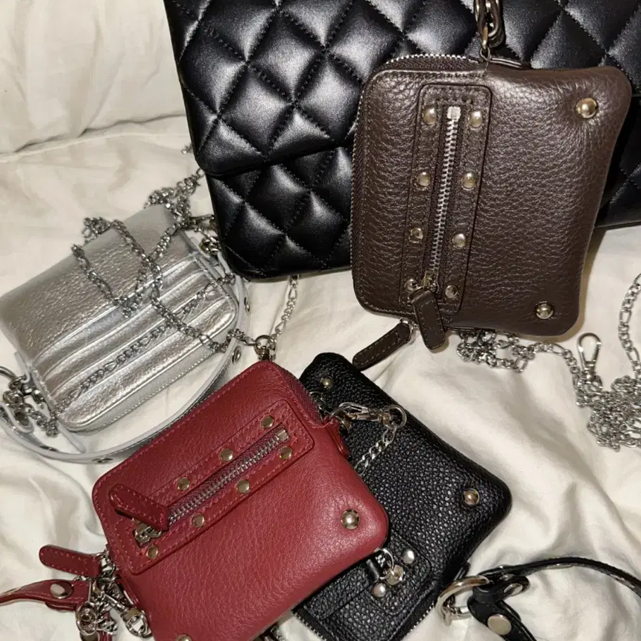 다이닛 지갑 DEINET STUD CROSS CHAIN WALLET