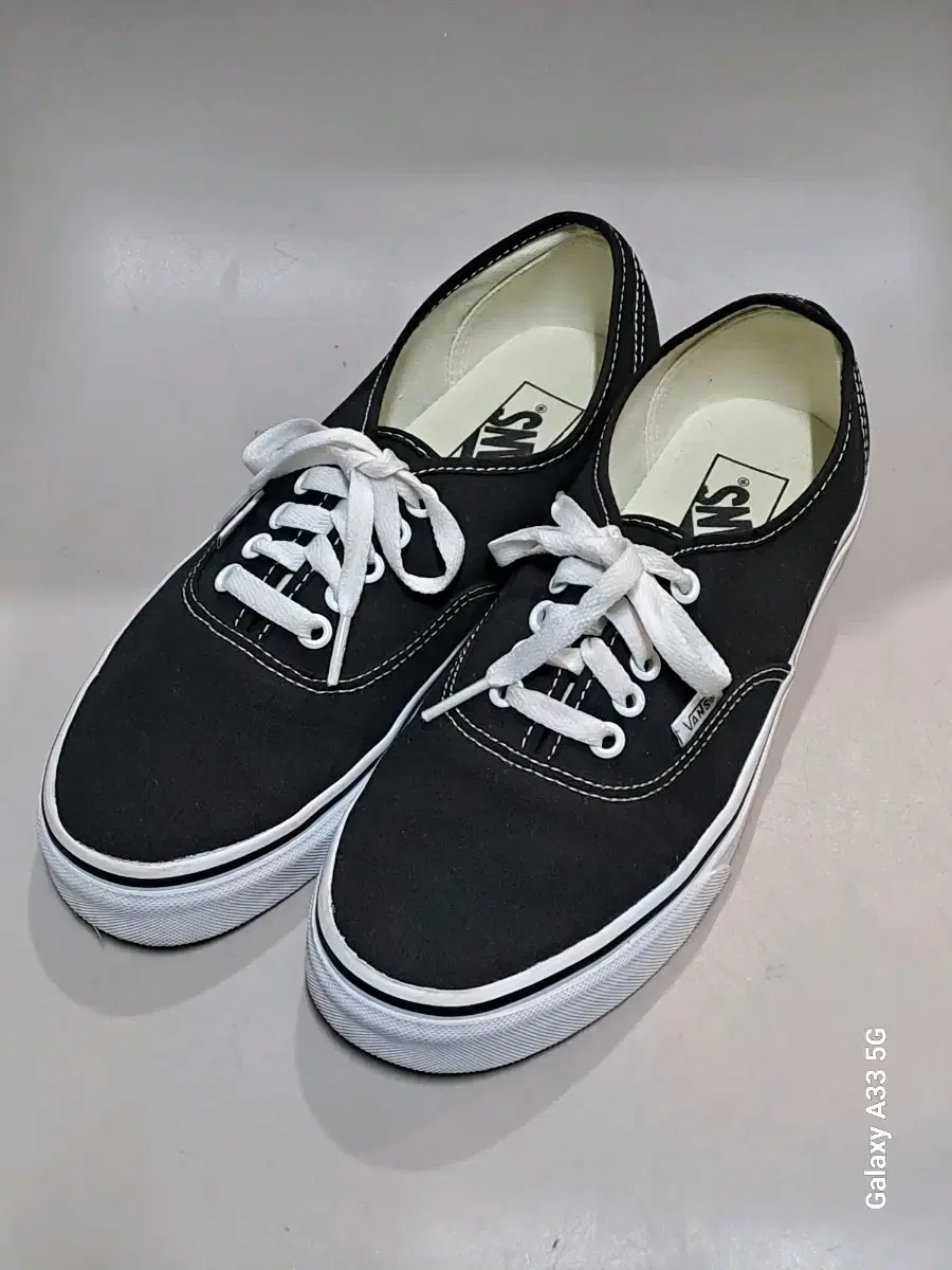 반스 AUTHENTIC SHOE 블랙(255)