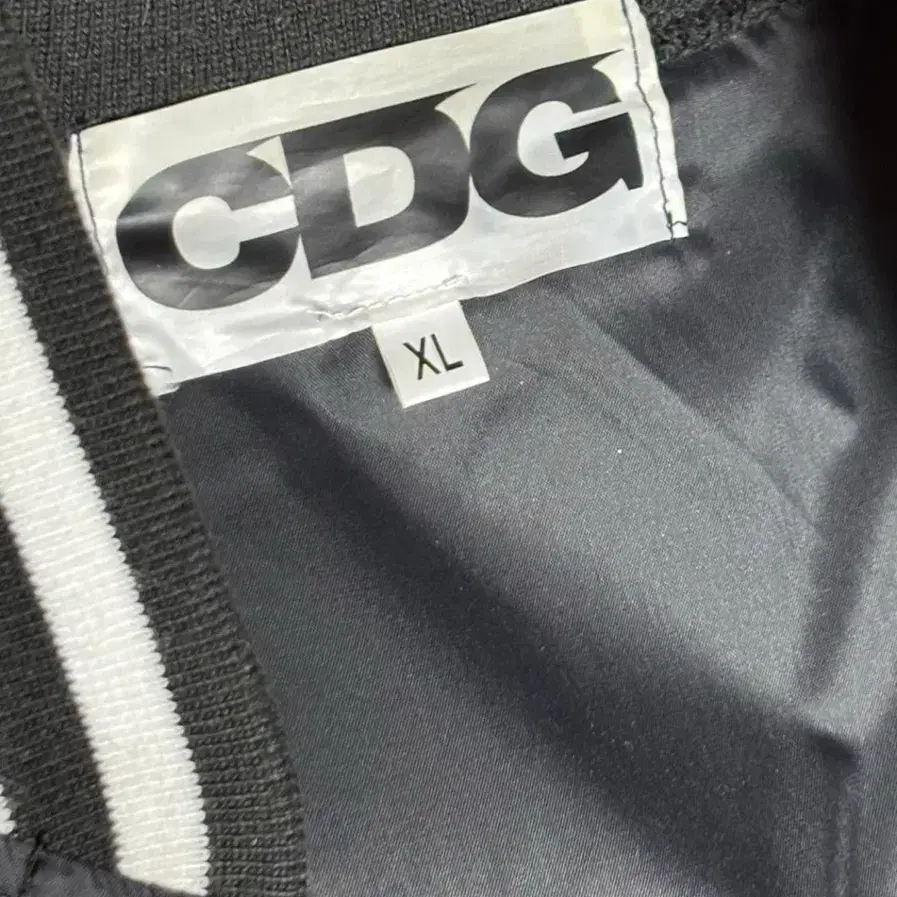 [XL] CDG 바시티 자켓