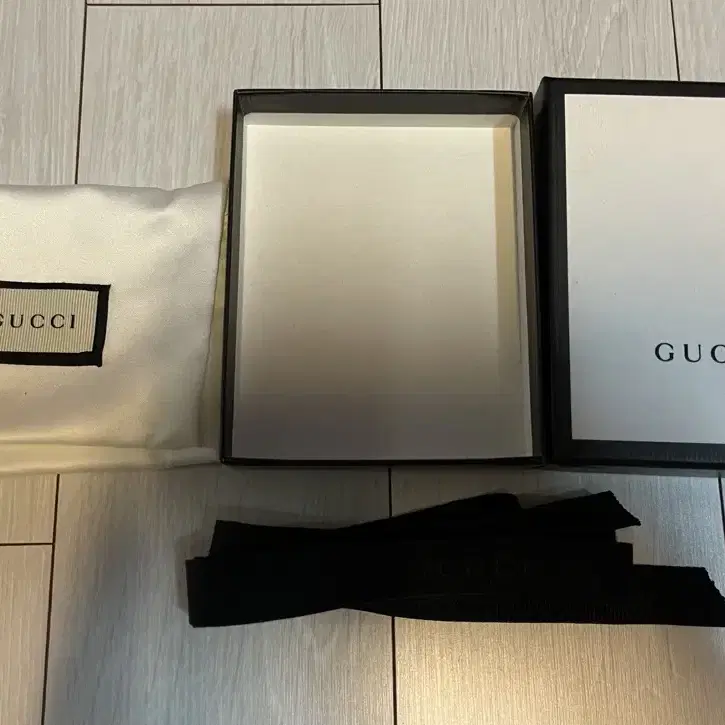 [GUCCI]구찌 박스(파우치&리본 포함) 판매합니다