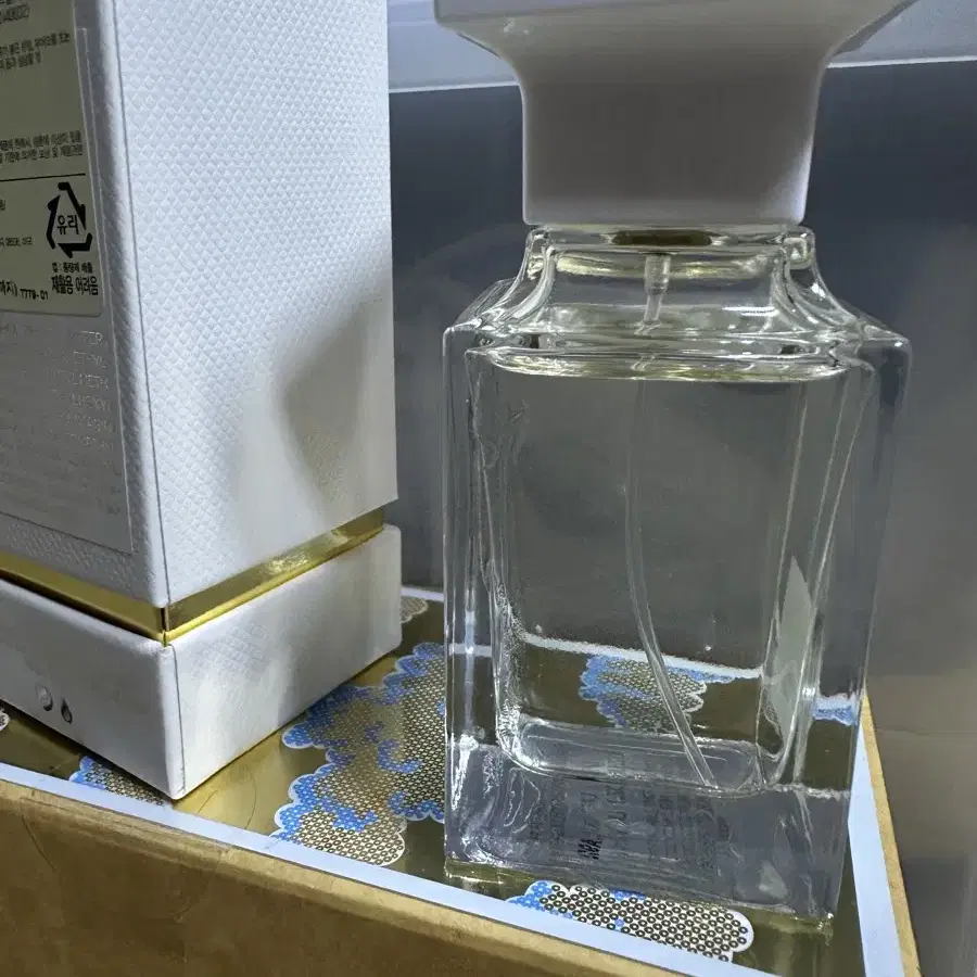 톰포드 화이트스웨이드 50ml