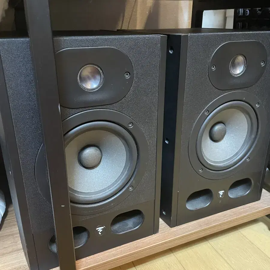 Focal Alpha 50 모니터링 스피커 판매합니다!