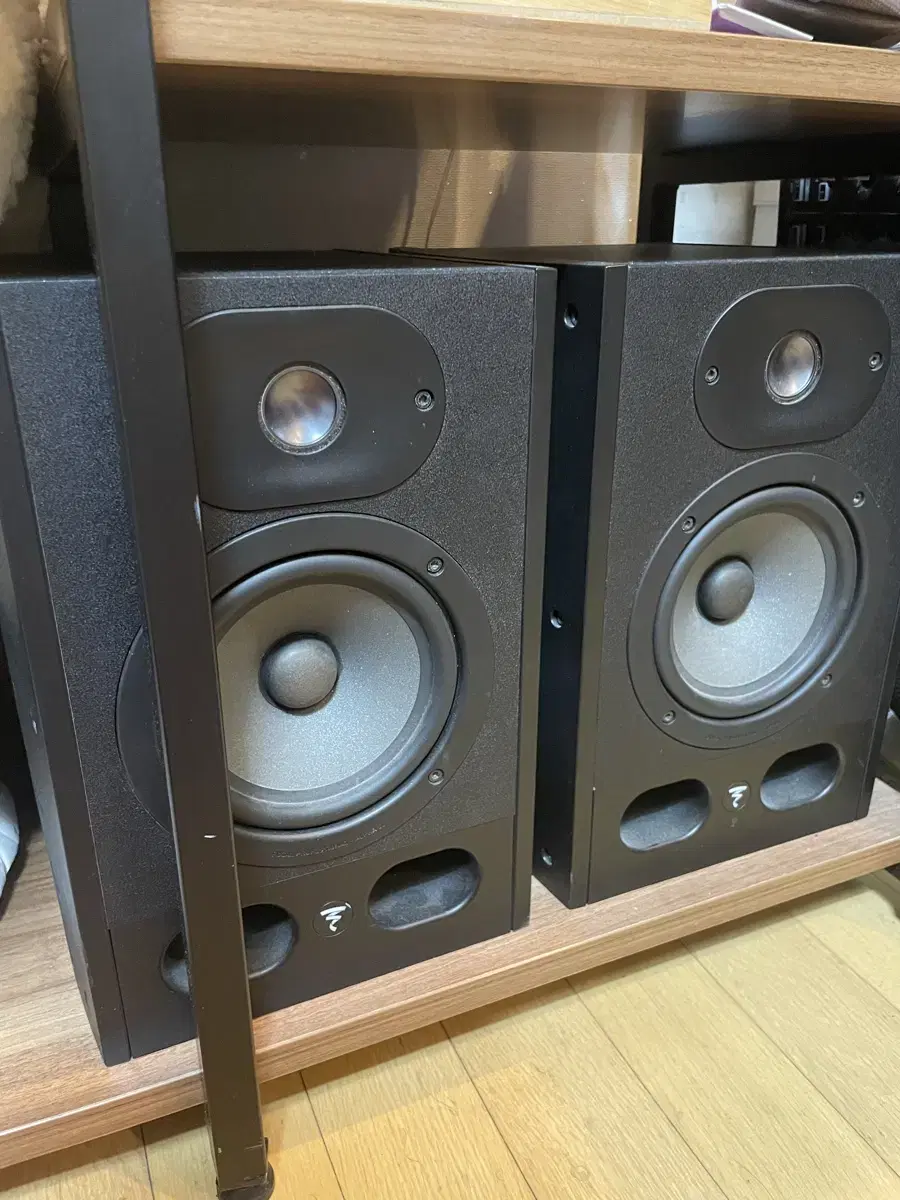 Focal Alpha 50 모니터링 스피커 판매합니다!