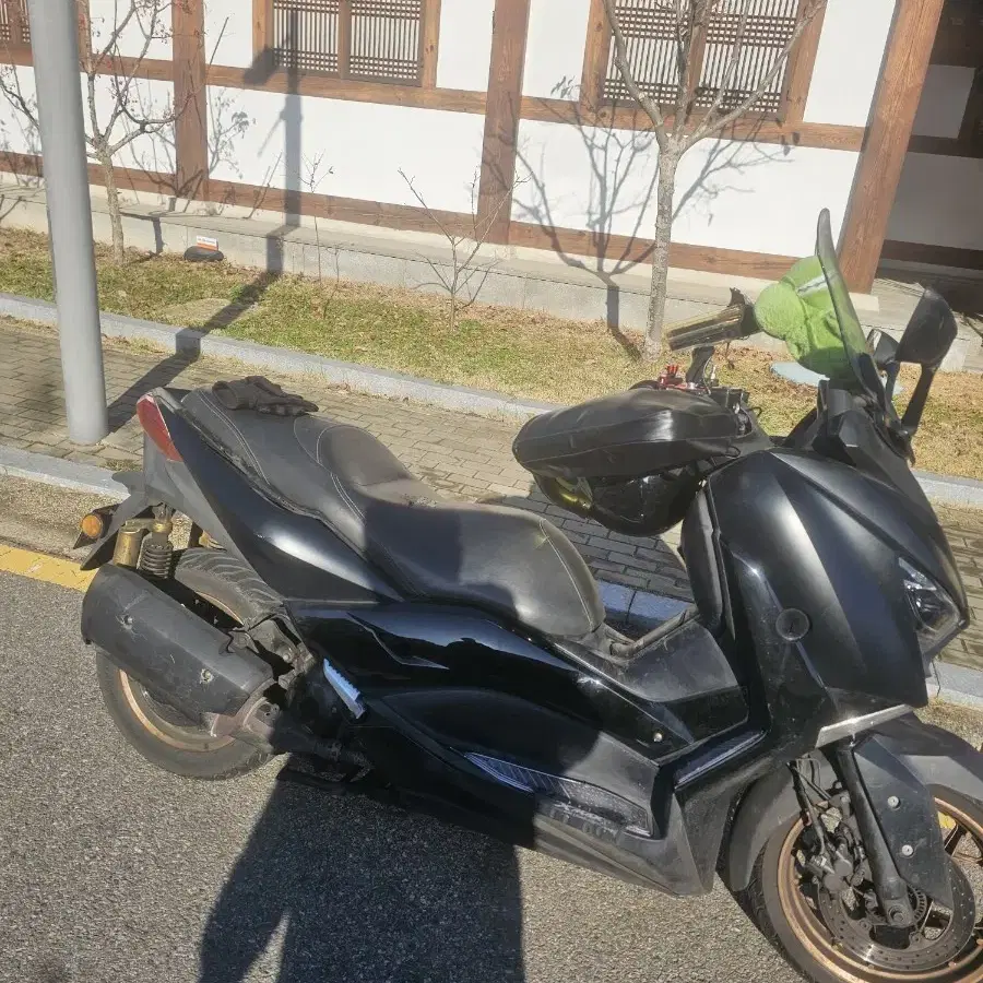 xmax300