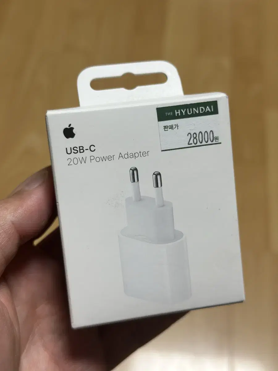 아이폰 USB-C 어댑터 정품 새제품 팝니다.