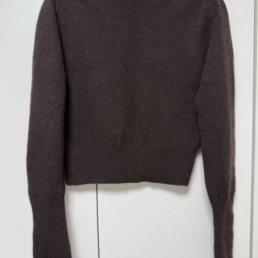 버뮬라 CASHMERE ROUND KNIT