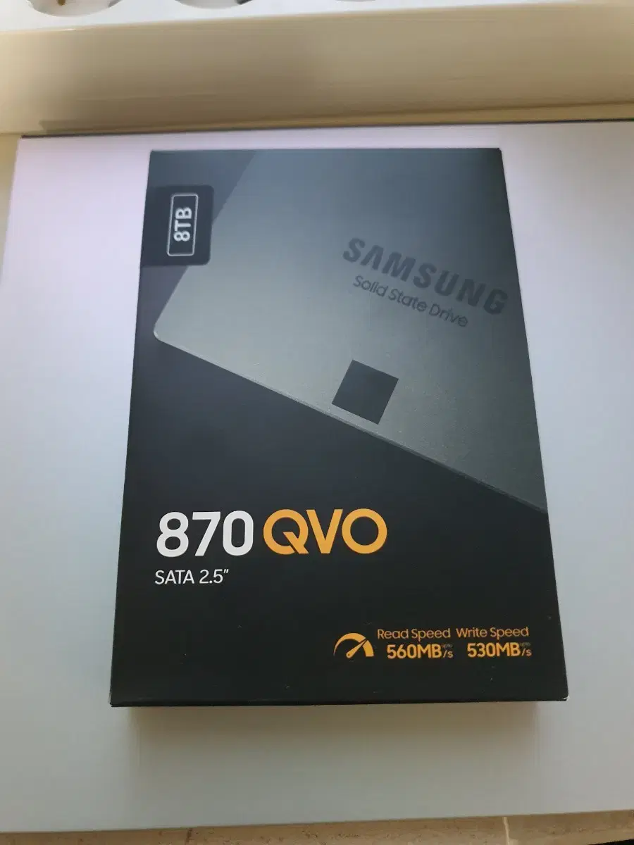 삼성 870 QVO 8TB SSD 미개봉 29년 10월까지 보증