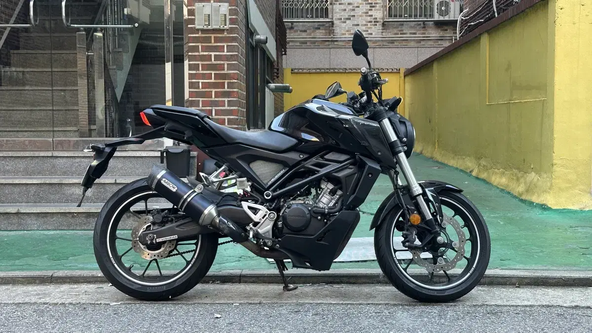 CB125R 2018년식 15,3xx 팝니듀