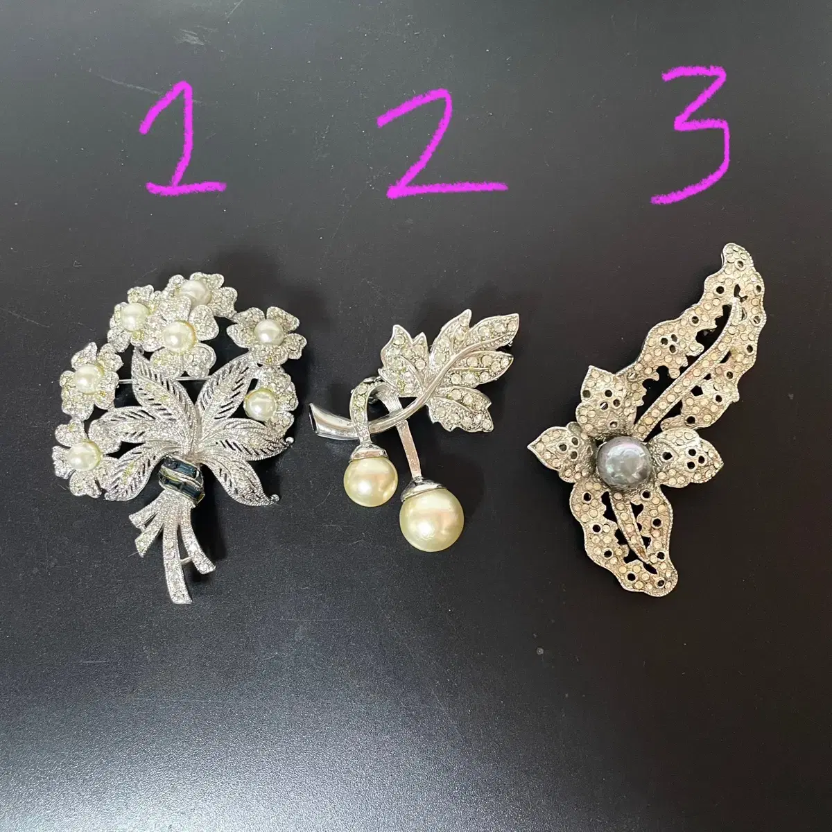 Cubic gemstone flower pearl brooch ornament 3 kinds from full price~.