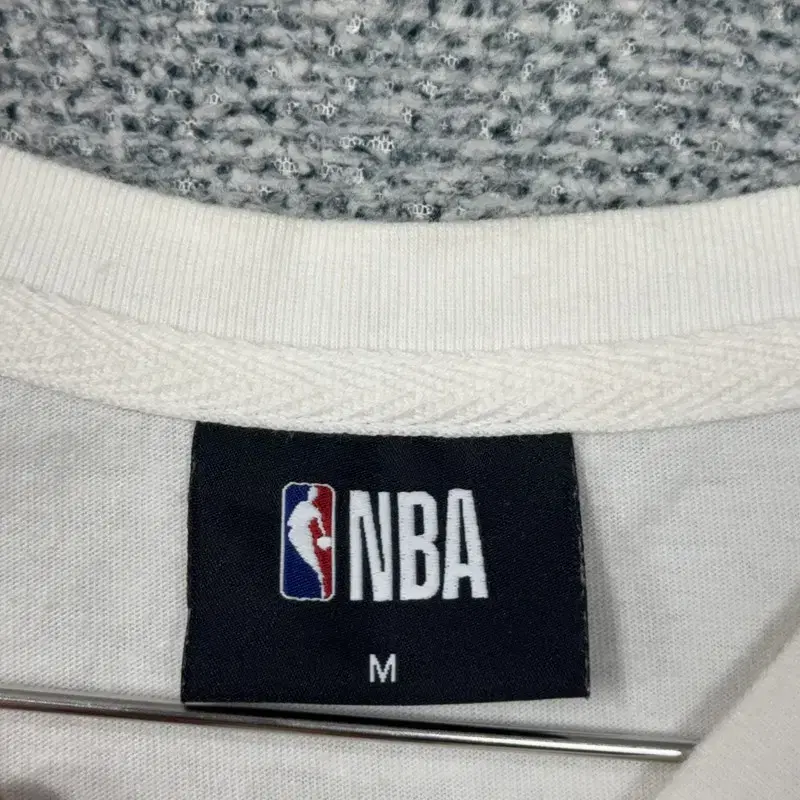 NBA 로고 화이트 코튼 반팔티 M