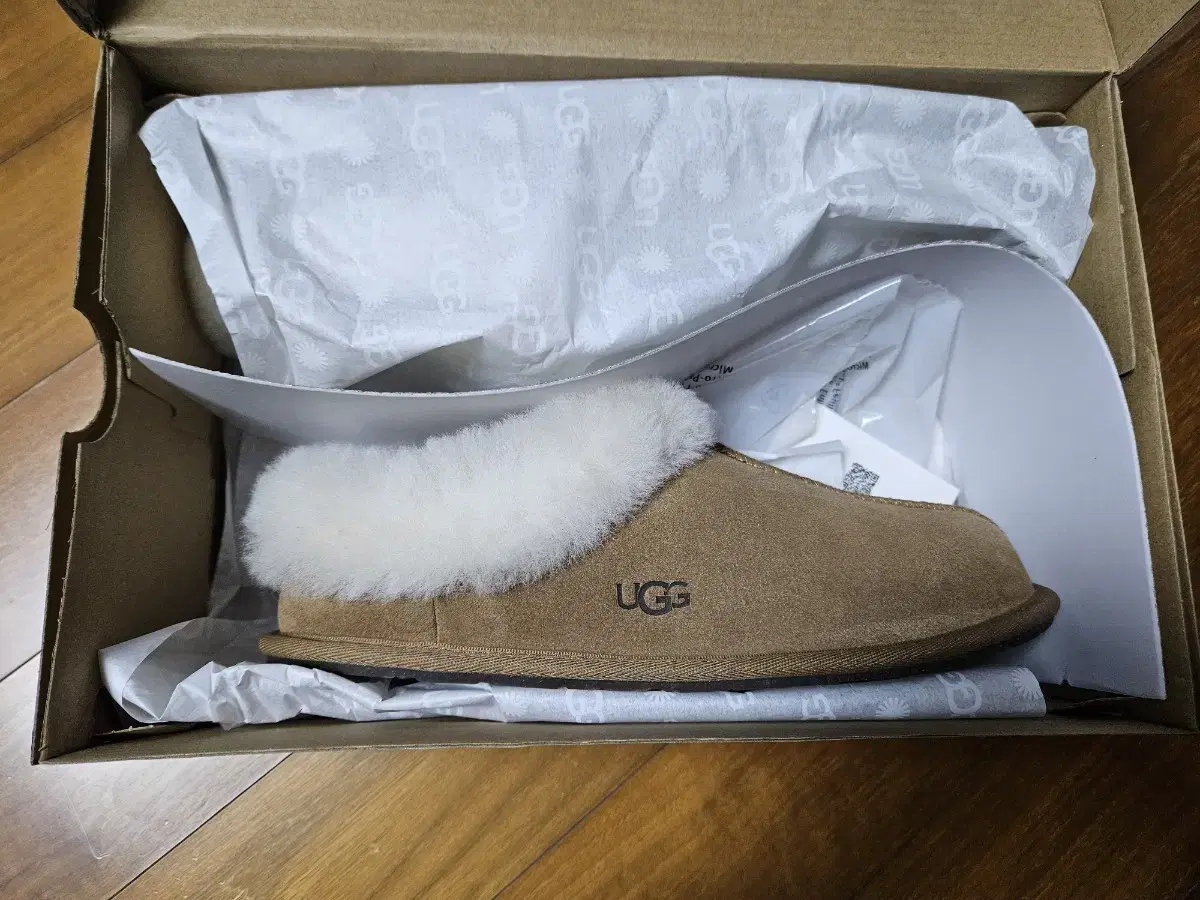 [새상품] UGG WOMEN 퍼 라이닝 슬립온 슬리퍼