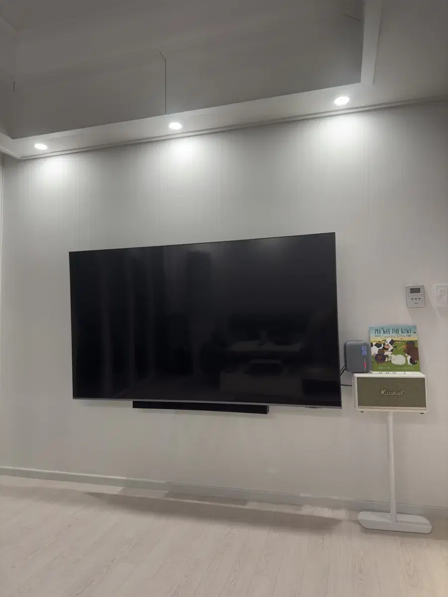 삼성 75인치 Crystal UHD + 삼성 사운드바 + 벽걸이브라켓