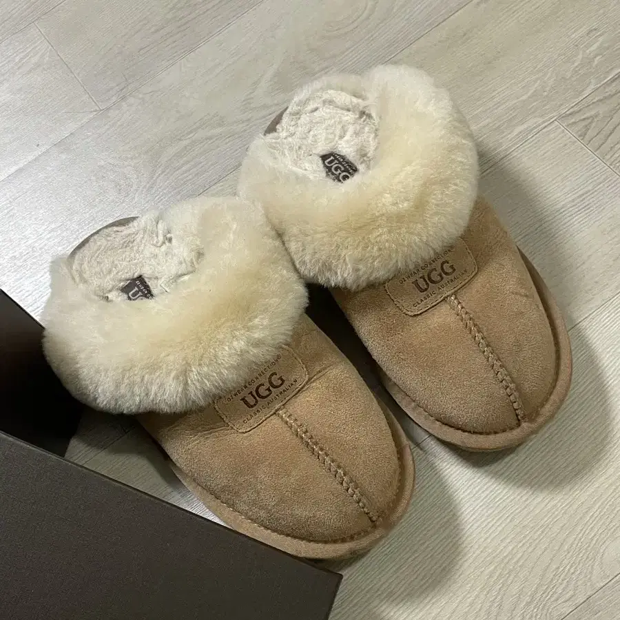 UGG 슬리퍼