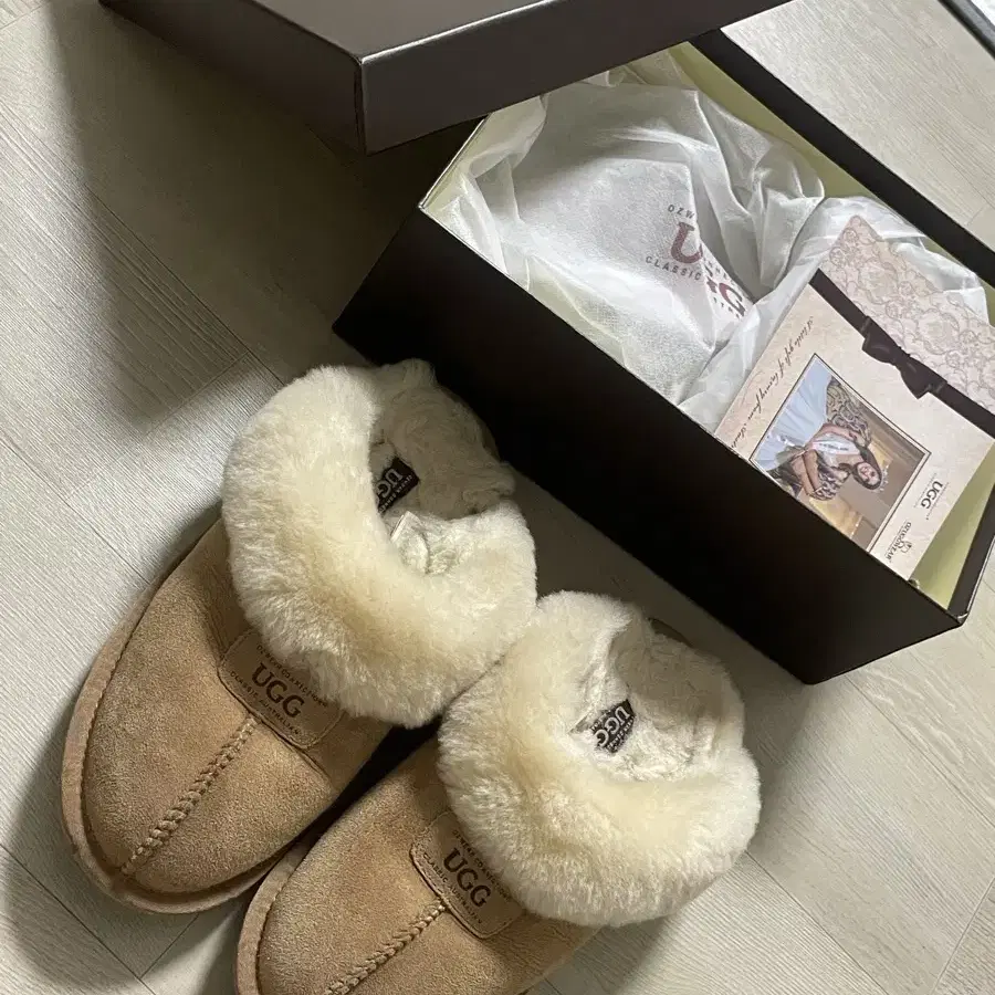 UGG 슬리퍼