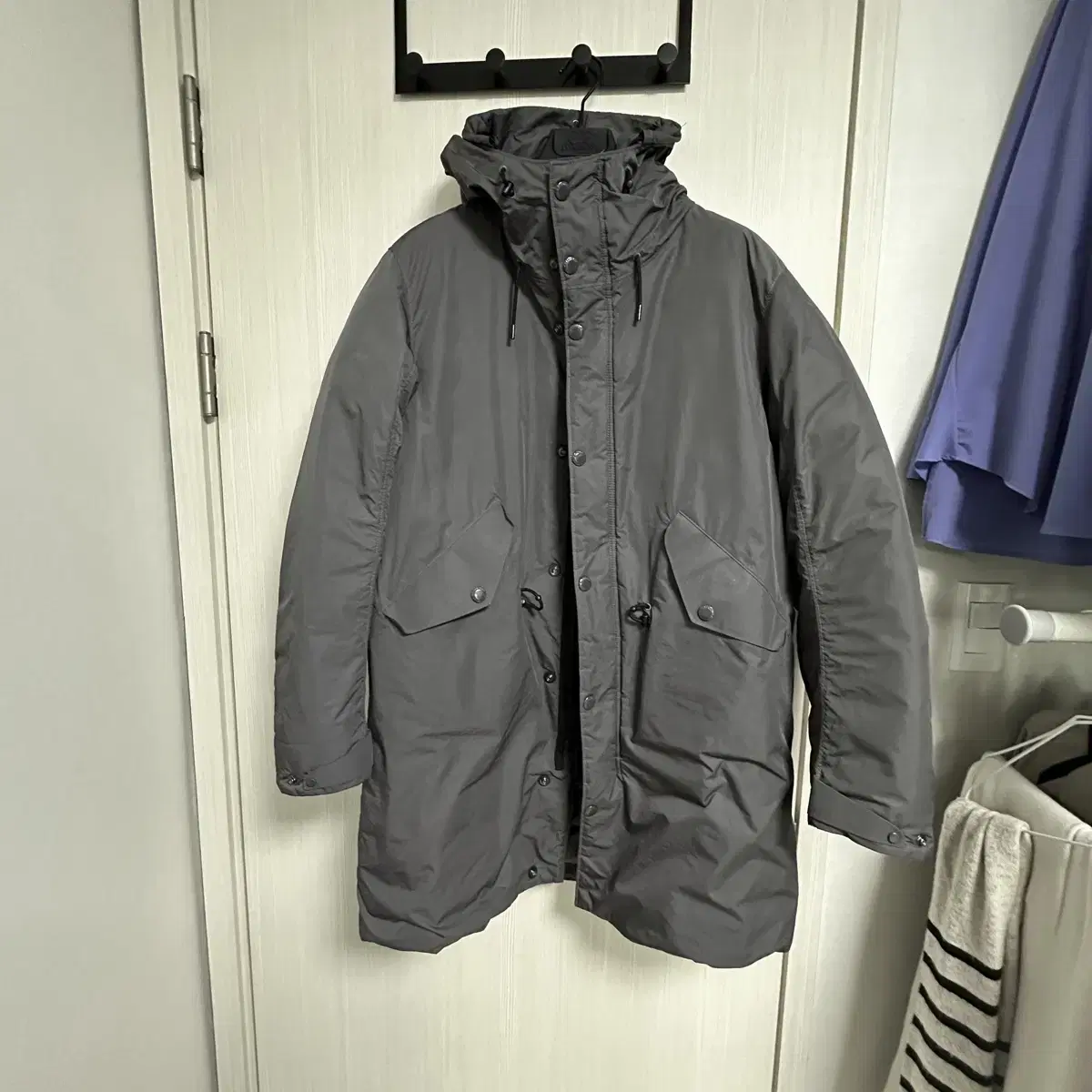 씨피컴퍼니(CP COMPANY) 고글후드 다운자켓(46size)