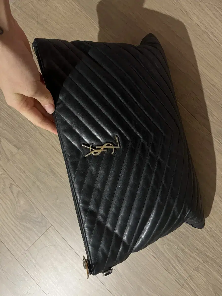 Yves Saint Laurent Clutch Keum Large Black