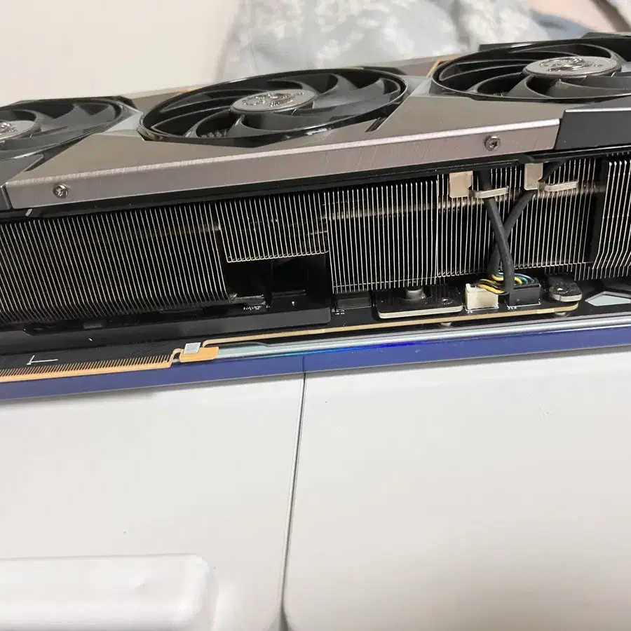 rtx3090ti 슈프림 팝니다