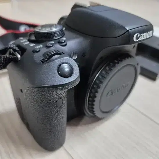 A급 캐논 EOS 750D 카메라 바디세트 누적컷수 6500컷