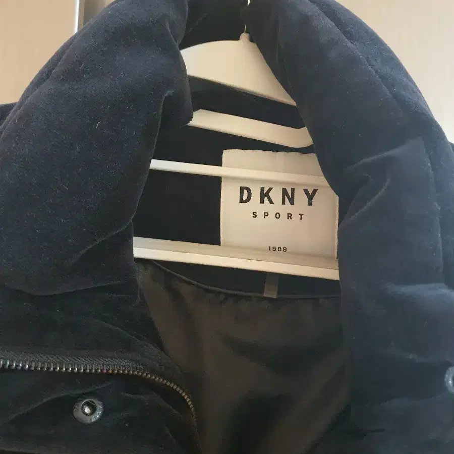 dkny 벨벳패딩 55