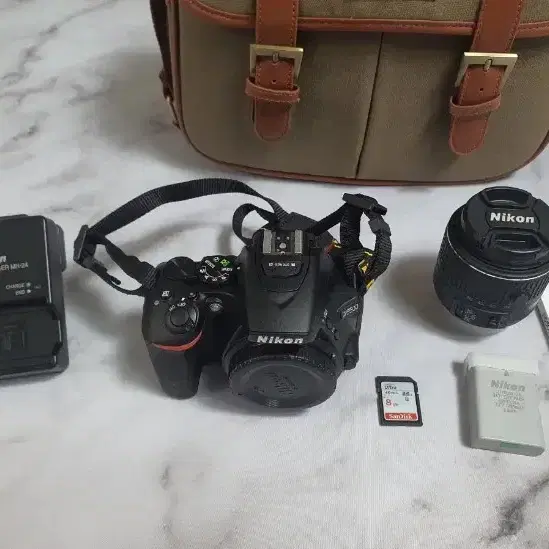 신품급 니콘 DSLR 카메라 D5500 과 18-55VR 렌즈 세트