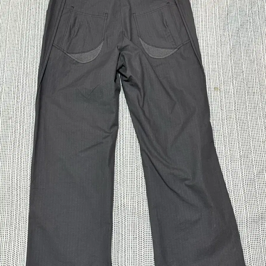 4) Xlim EP.5 Trousers Gray