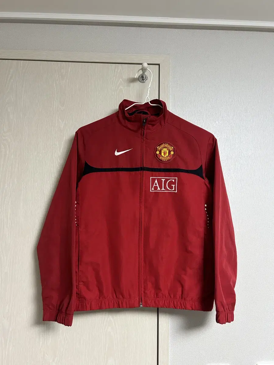 Nike Man U JacketPalm Women's SizeSMeasurementsPalm