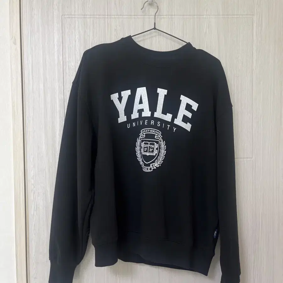 EMBLEM SWEATSHIRT BLACK 예일 맨투맨 블랙 s