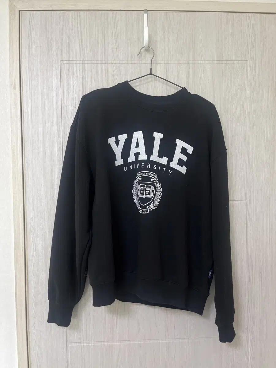 EMBLEM SWEATSHIRT BLACK 예일 맨투맨 블랙 s