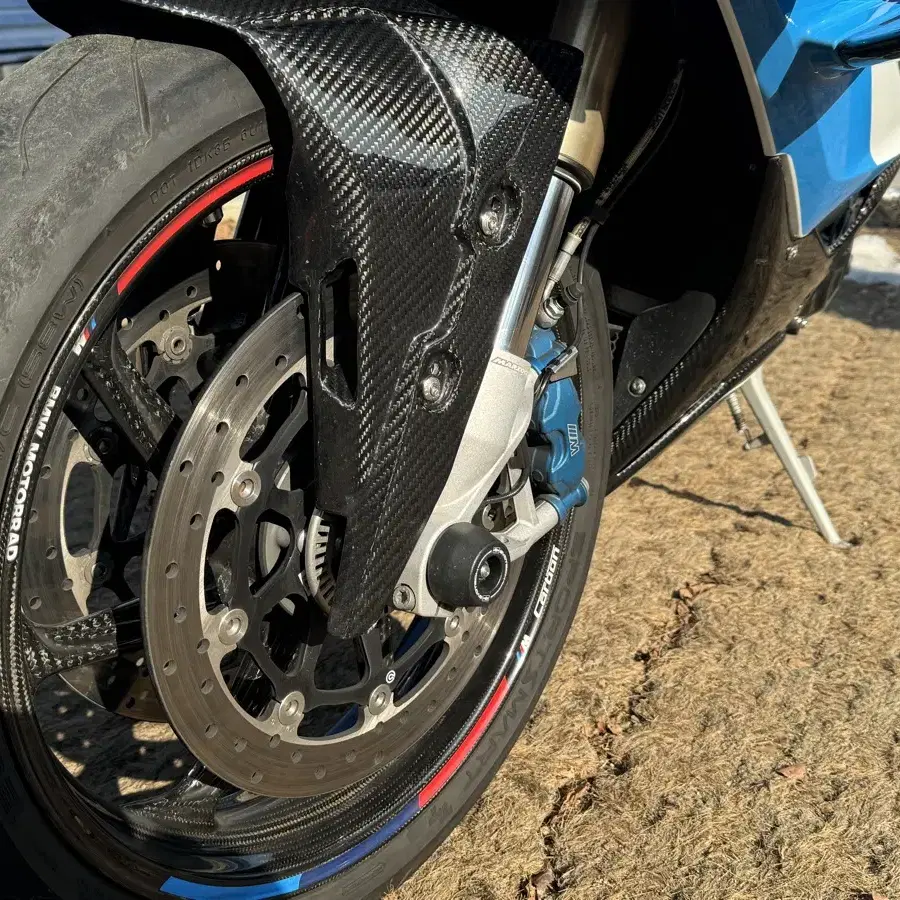 S1000rr 23년식 m팩 카본휠 팝니다(rcm카본 튜닝)