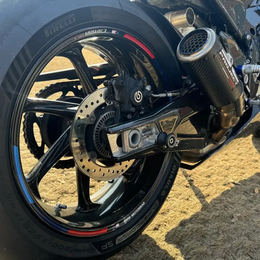 S1000rr 23년식 m팩 카본휠 팝니다(rcm카본 튜닝)