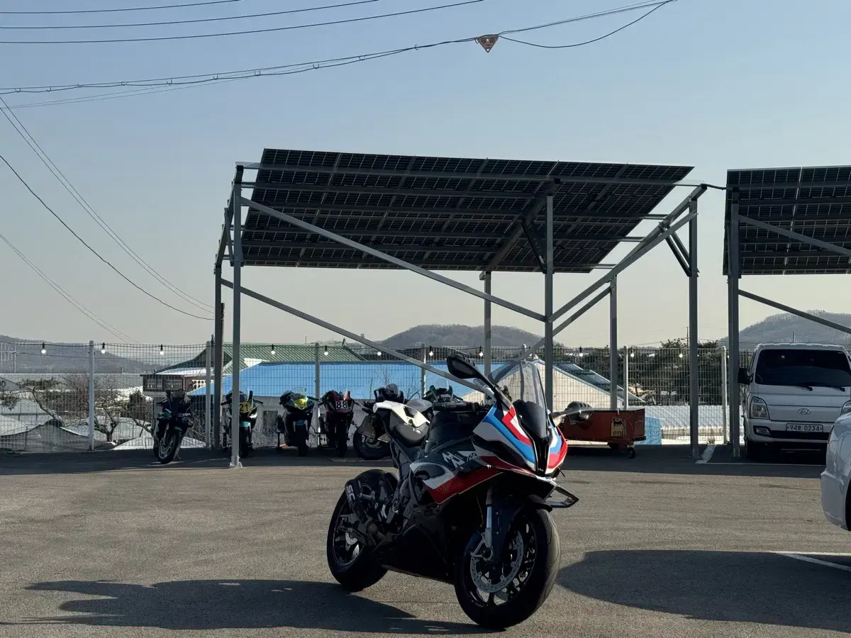 S1000rr 23년식 m팩 카본휠 팝니다(rcm카본 튜닝)