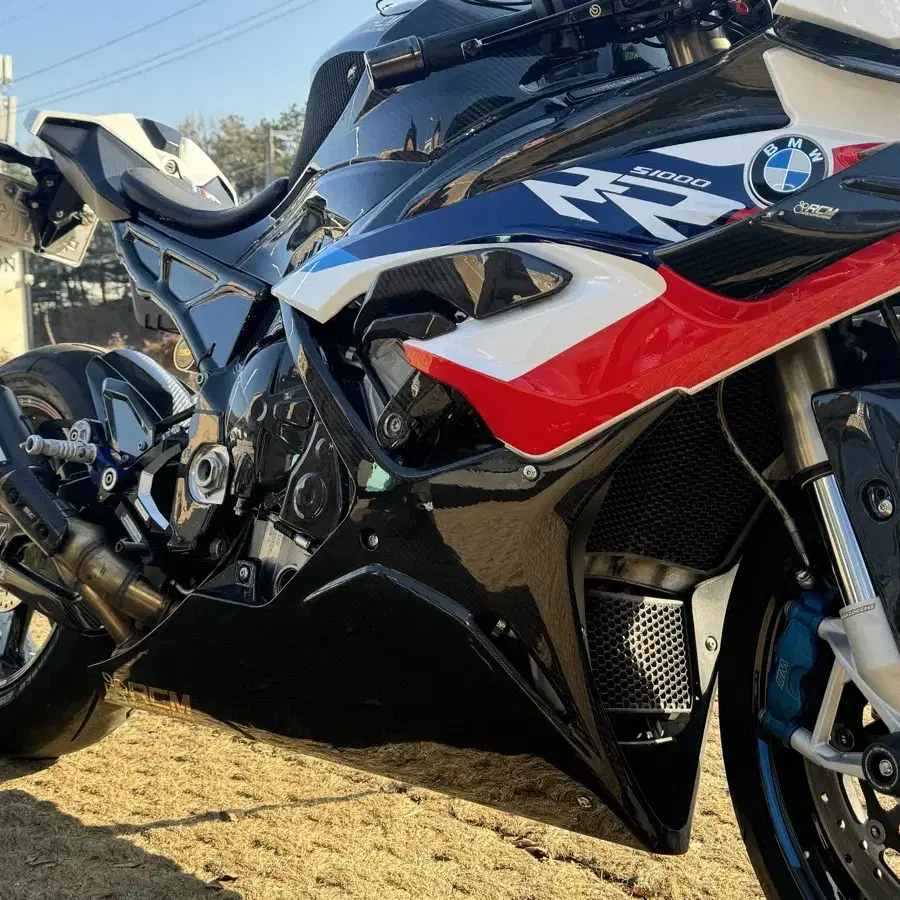 S1000rr 23년식 m팩 카본휠 팝니다(rcm카본 튜닝)