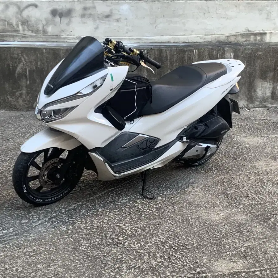 Pcx 20년식 대차