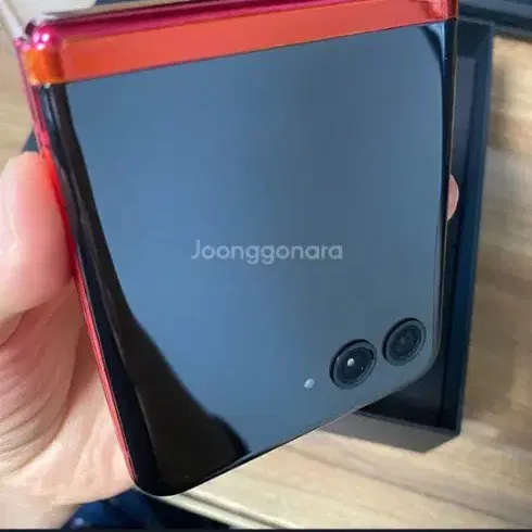 Motorola razr ultra 40 레드 판매합니다.