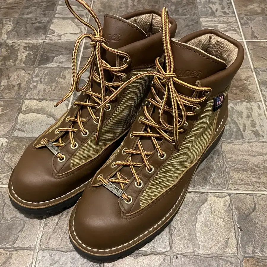 DANNER 대너 라이트 8.5 EE