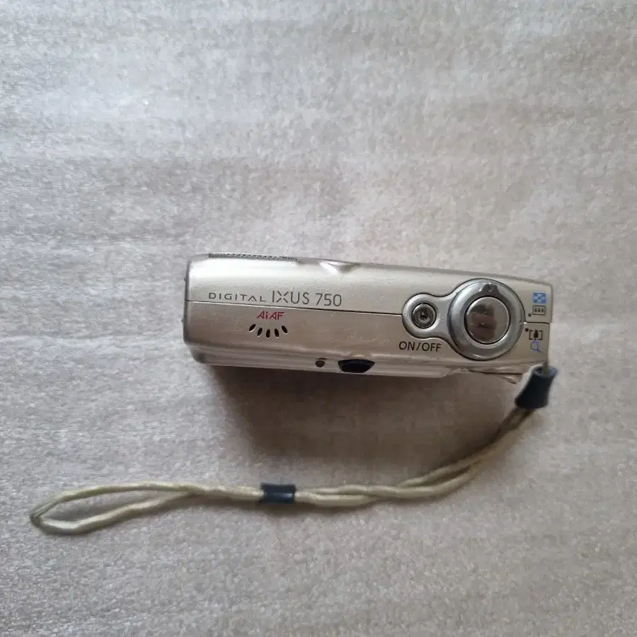 케논 디카 IXUS  750