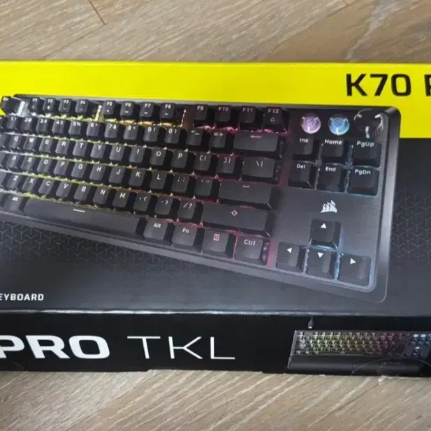 커세어 K70 PRO TKL MGX 키보드 신품급 팝니다