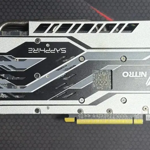 사파이어 니트로 라데온 RX580 8G