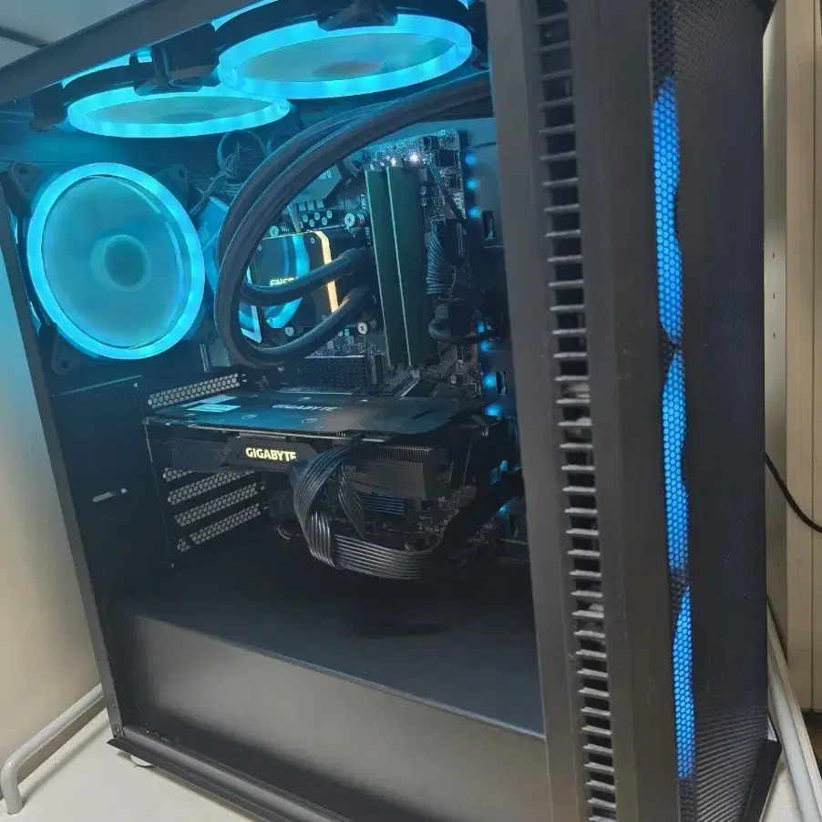 고사양 컴퓨터 I9 9900KF GTX 1070TI