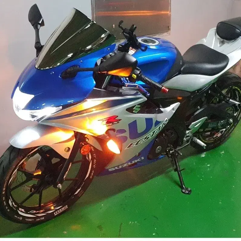 gsx-r 125 21년식 판매합니다.