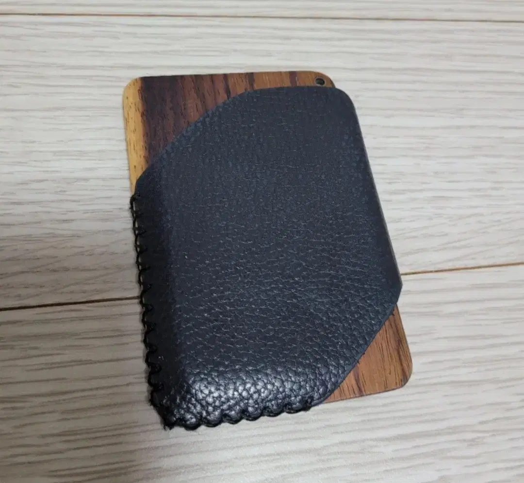 Handmade solid wood leather kard wallet