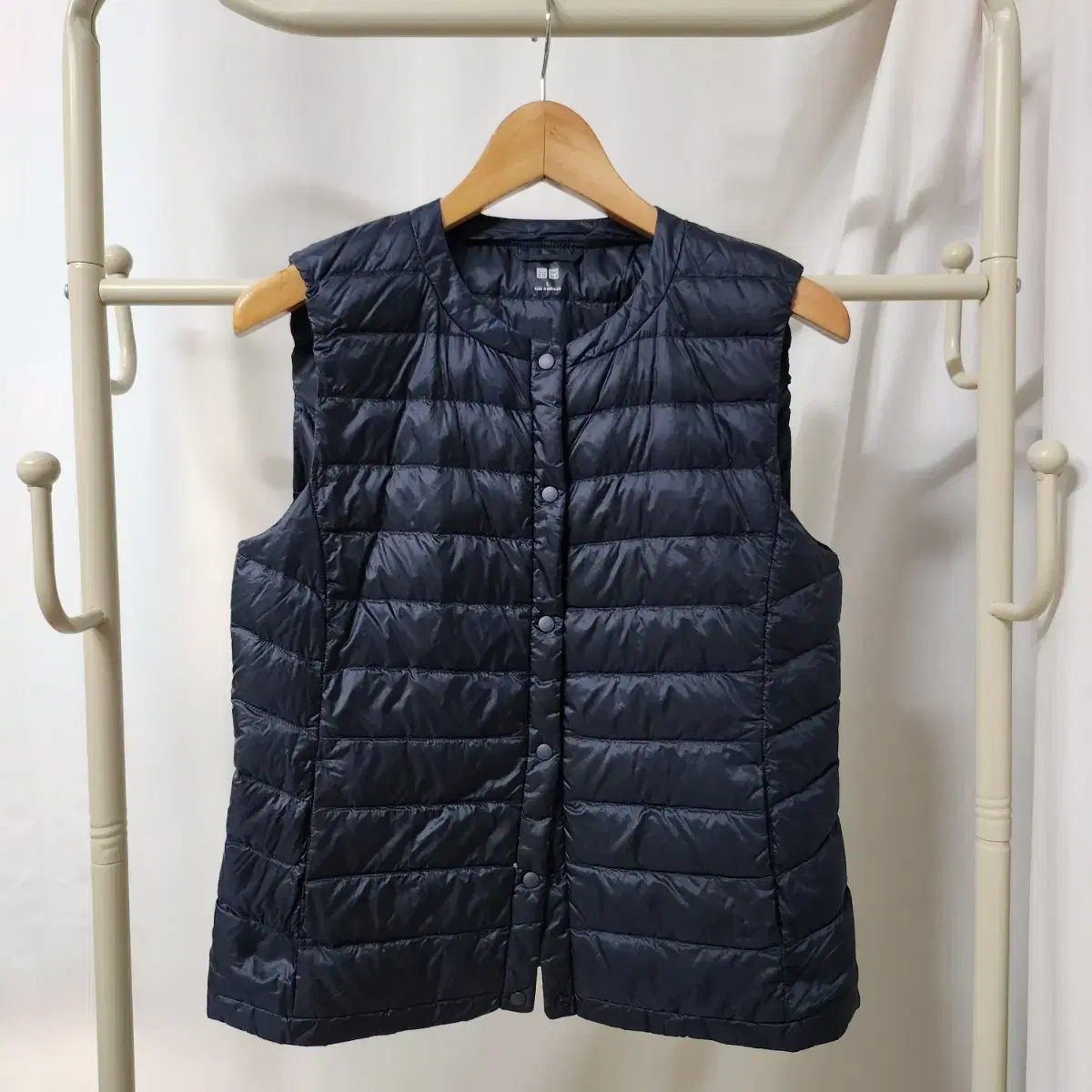 D220 [L] Uniqlo Women's Padded Vest