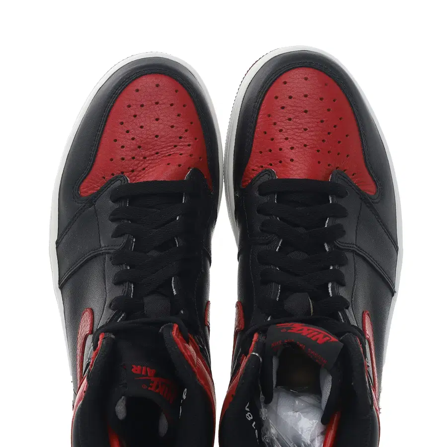 Air Jordan 1 Retro High OG Bred 2016