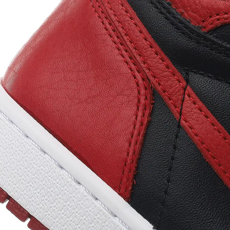 Air Jordan 1 Retro High OG Bred 2016