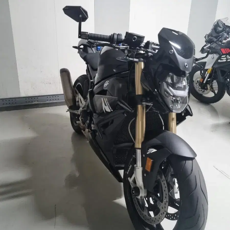 BMW S1000R 싱글알 23년식 24년출고 5,7xxkm 보증기간 2