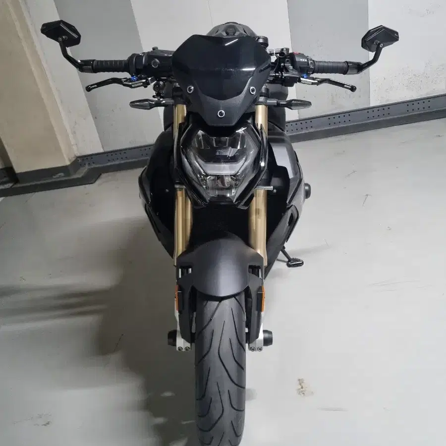 BMW S1000R 싱글알 23년식 24년출고 5,7xxkm 보증기간 2